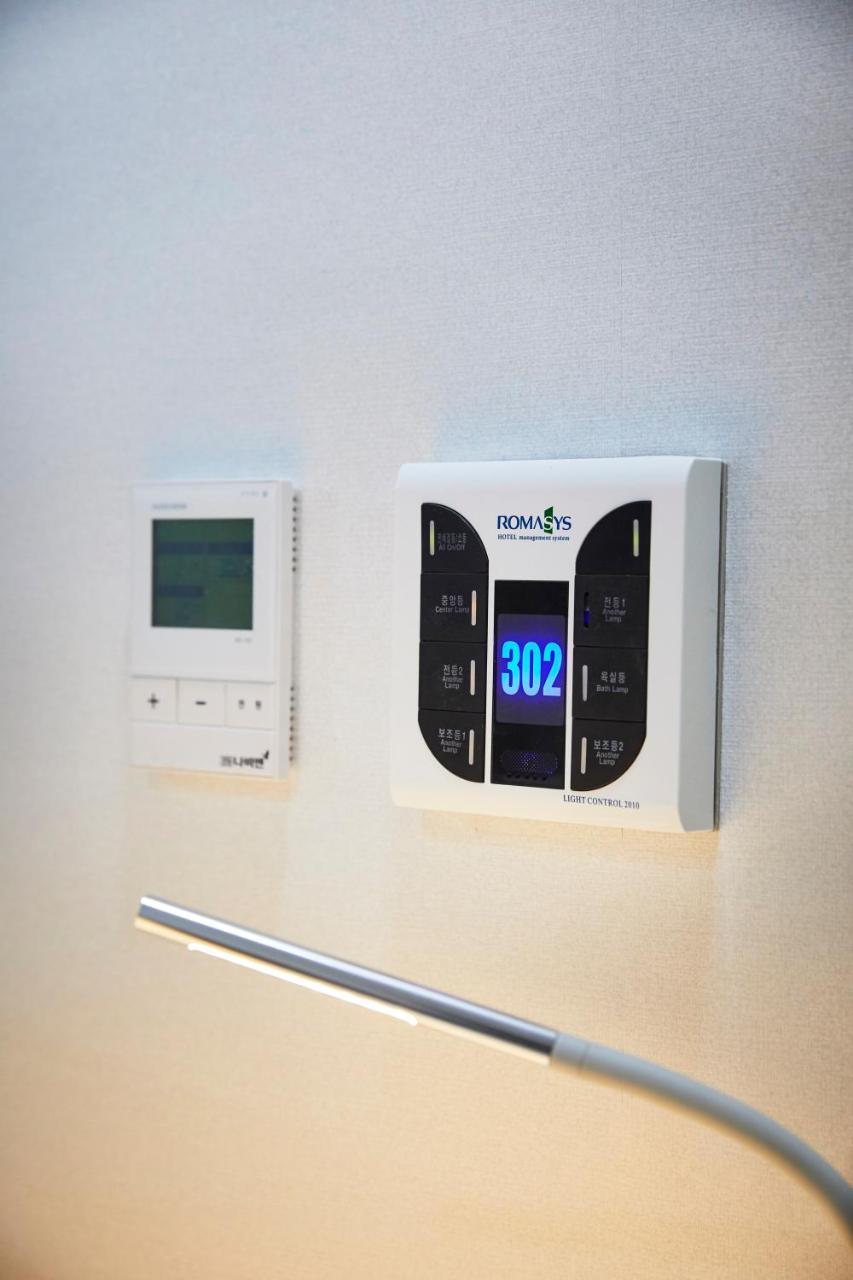 Dwell Dongdaemun Hotel Guri Екстериор снимка